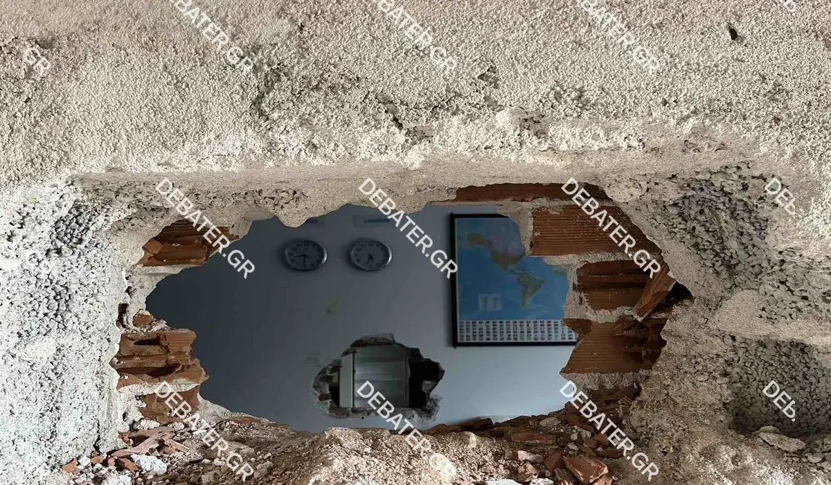 Ριφιφί στον Πειραιά: Άνοιξαν τρύπα και επιχείρησαν να αδειάσουν χρηματοκιβώτιο εταιρίας χρυσού (vid)