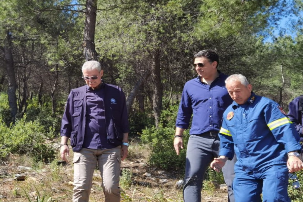 Αυτοψία Κικίλια στην Πεντέλη: «Να προστατεύσουμε όλοι μαζί το σπίτι μας»