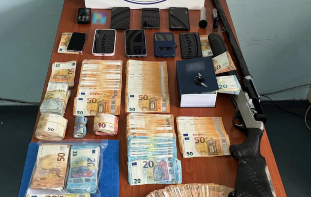 Χαλκίδα: Εφοριακοί της ΔΟΥ είχαν στήσει εγκληματική οργάνωση -Εκβίαζαν επιχειρηματίες για λεφτά