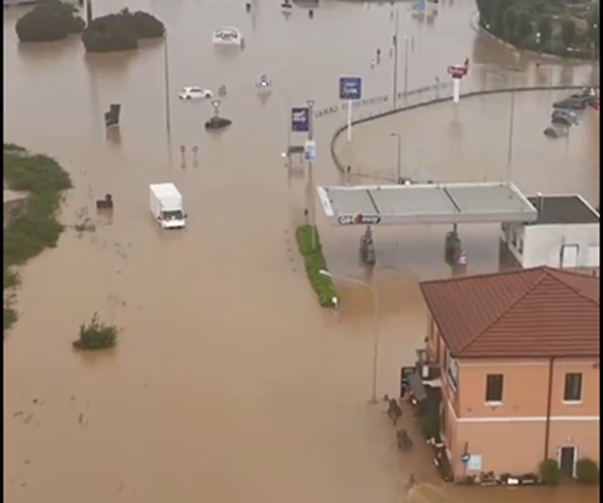 Κακοκαιρία πλήττει την Βόρεια Ιταλία – Κηρύχθηκε σε κατάσταση έκτακτης ανάγκης περιφέρεια