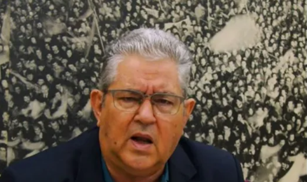 Ντεμπούτο του Δημήτρη Κουτσούμπα στο Tik Tok – Κινήθηκε σε ρυθμούς Μαρίνας Σάττι
