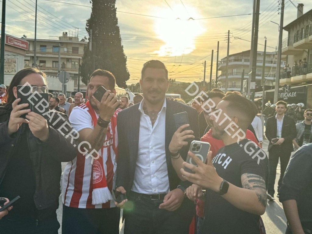 Τελικός Conference League: Η αποθέωση για Ρομπέρτο και το πανό για Ποντένσε