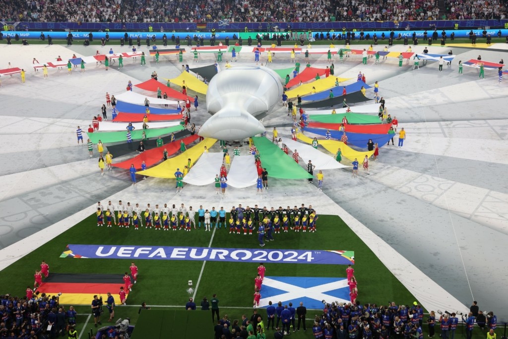 Euro 2024: Εντυπωσιακή τελετή έναρξης και φόρος τιμής στον Φραντς Μπεκενμπάουερ