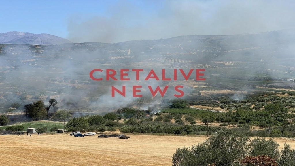 Κρήτη: Μεγάλη φωτιά στο Κολομόδι Ηρακλείου – Καίει κοντά σε σπίτια (vid)