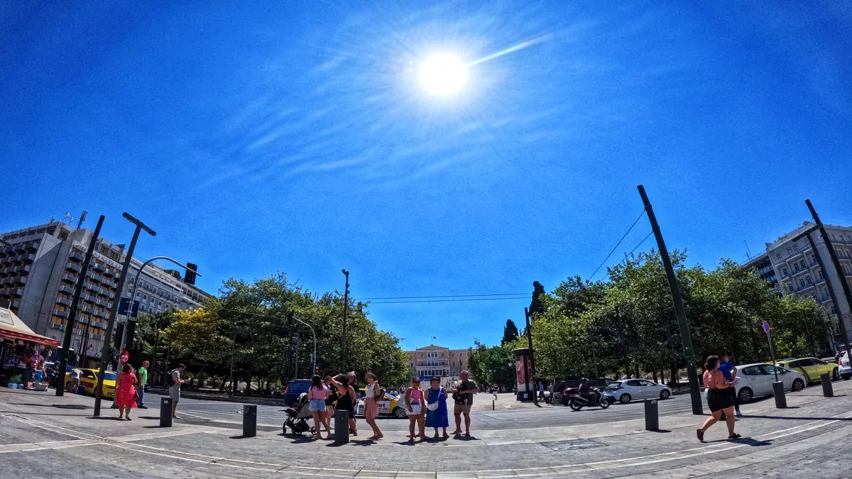 Καιρός: Στους 40°C θα σκαρφαλώσει η θερμοκρασία – Ισχυροί άνεμοι που θα φτάσουν τα 6 μποφόρ