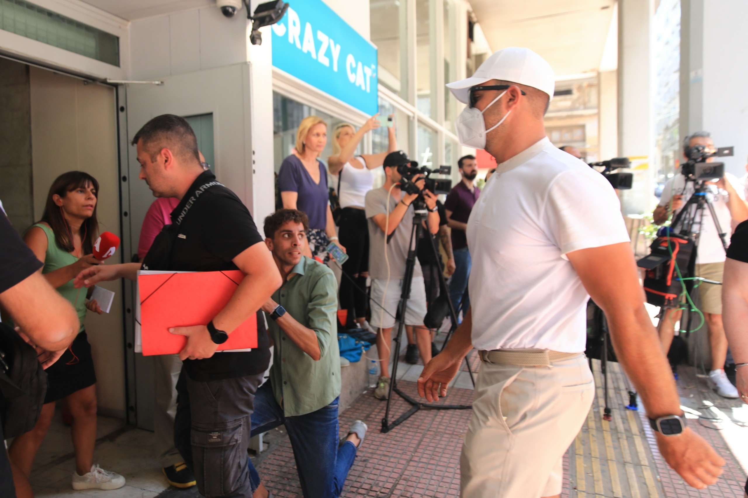 Ύδρα: Δίωξη για κακούργημα με ενδεχόμενο δόλο στους 13 συλληφθέντες