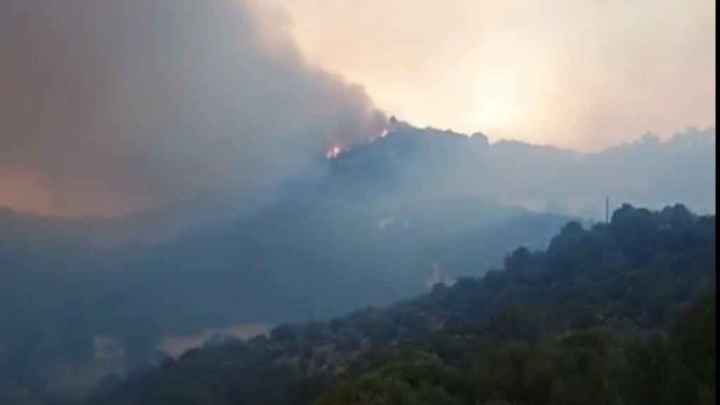 Φωτιά στην Αχαΐα: Έχει ξεπεράσει τα 8 χιλιόμετρα το πύρινο μέτωπο – Μάχη με τις φλόγες για τους πυροσβέστες