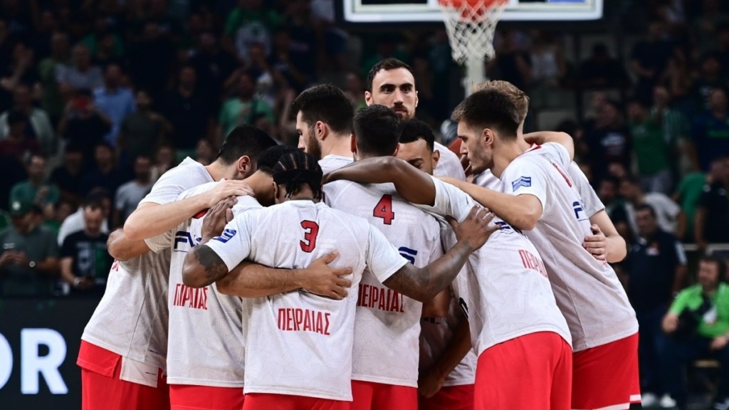 Παναθηναϊκός – Ολυμπιακός: Άφησαν λουλούδια στη θέση του Πάρη Δερμάνη οι «ερυθρόλευκοι»