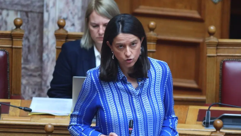Κεραμέως: 600.000 επιπλέον εργαζόμενοι στην ψηφιακή κάρτα εργασίας