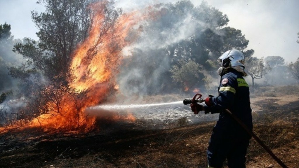 Φωτιά στη Βάρης-Κορωπίου: Ειδικό κλιμάκιο της Πυροσβεστικής αναζητεί τα αίτια της πυρκαγιάς