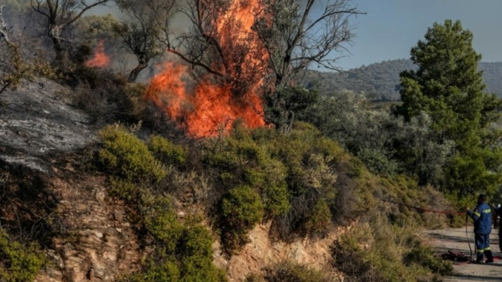 Συνελήφθη άνδρας για τη φωτιά στη Βαρυμπόμπη – Του επιβλήθηκε πρόστιμο 3.300 ευρώ