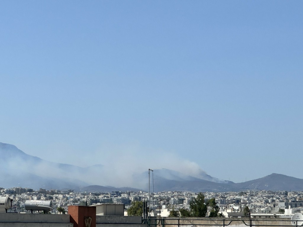 Καλύτερη η εικόνα στην πυρκαγιά στο Κατσιμίδι της Πάρνηθας – Πάνω από 10 εναέρια στη μάχη