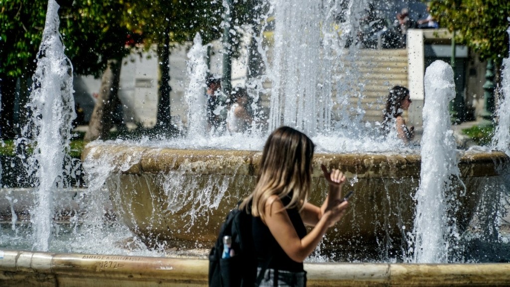 Καιρός: 35αρια με μπόρες και τοπικές καταιγίδες