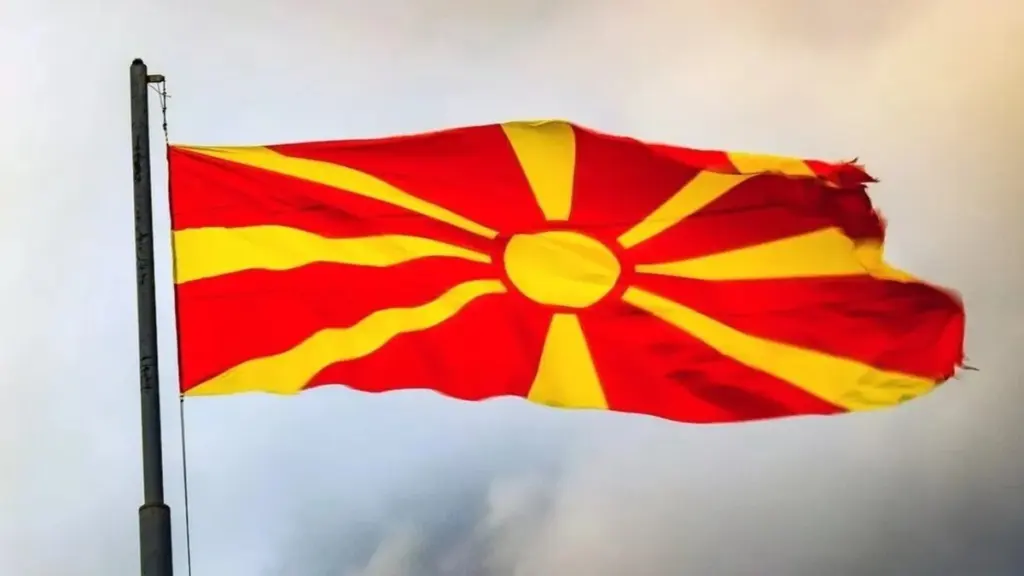 Βόρεια Μακεδονία: Ανακαλεί τον πρέσβη της στα Τίρανα – Δεν χαρακτηρίζει τη μειονότητα «μακεδονική»