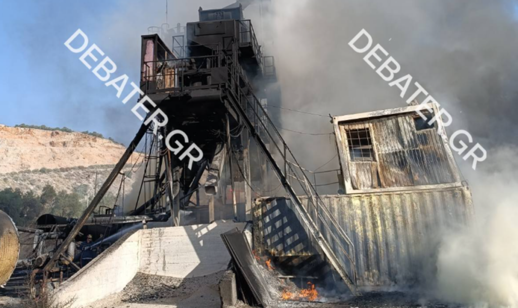Μεγάλη φωτιά σε εργοτάξιο στο Αγρίνιο -Ένας νεκρός (pics)