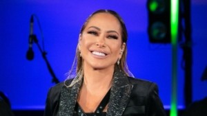 Μελίνα Ασλανίδου: «Ο Μαζωνάκης κάνει και αυτόν τον αγώνα του – Ελπίζω να υπάρξει δικαιοσύνη»