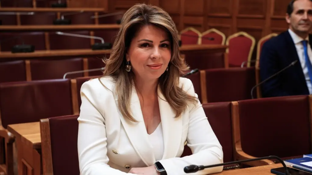 Παπακώστα: Ζητώ την άρση της ασυλίας μου – Δεν θα συμμετάσχω στις επόμενες εκλογές εφόσον υπάρχει σε βάρος μου «σκιά»