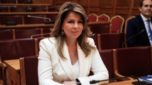 Παπακώστα: Ζητώ την άρση της ασυλίας μου – Δεν θα συμμετάσχω στις επόμενες εκλογές εφόσον υπάρχει σε βάρος μου «σκιά»