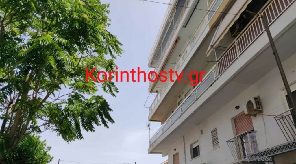 Συναγερμός στην Κόρινθο: Άνδρας απειλεί να πέσει στο κενό από μπαλκόνι