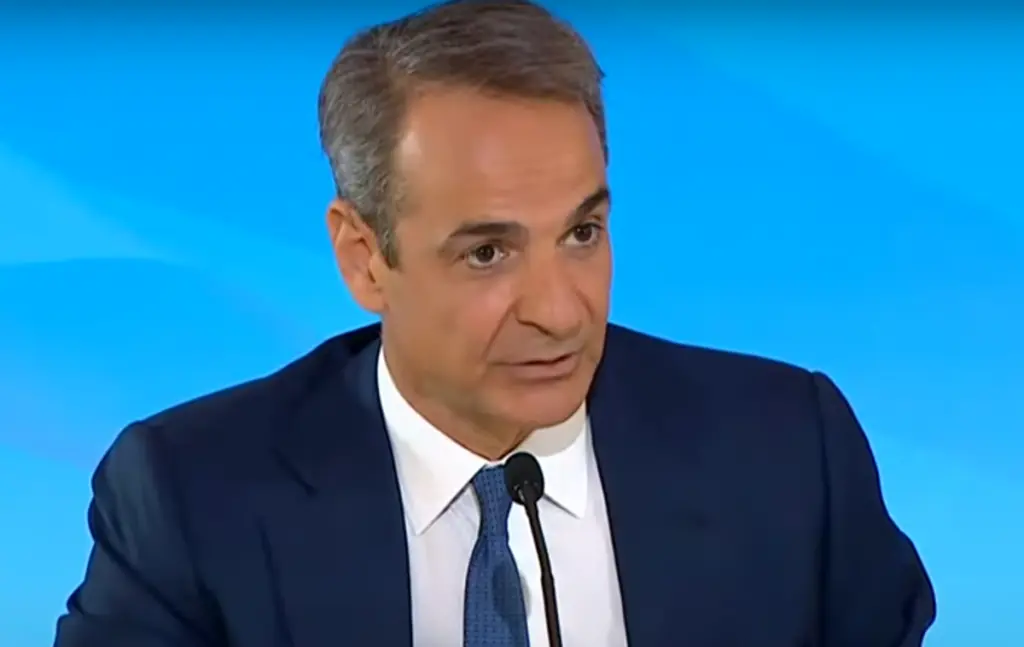 LIVE: Η διακαναλική συνέντευξη του Κυριάκου Μητσοτάκη από τα Χανιά