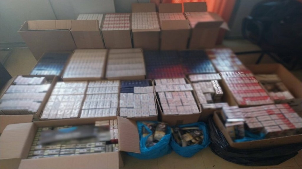 Θεσσαλονίκη: Λαθραία τσιγάρα εντοπίστηκαν στο πορτ-μπαγκάζ ταξί