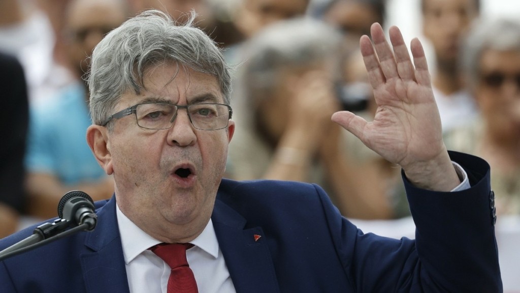 Μελανσόν: “Μια βαριά και αδιαμφισβήτητη ήττα για τον πρόεδρο Μακρόν”