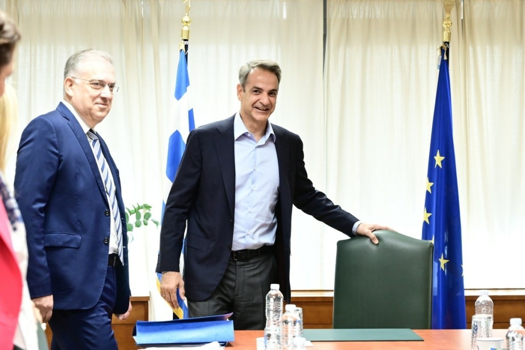 Στο υπουργείο Ανάπτυξης ο Κυριάκος Μητσοτάκης -Στο επίκεντρο η αντιμετώπιση της ακρίβειας (pics)