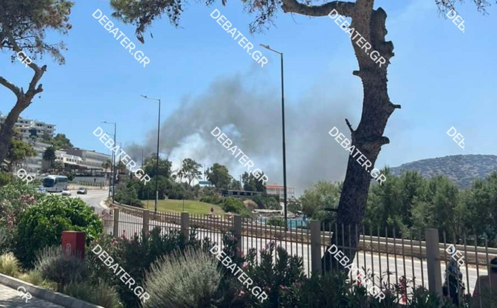 Προς οριοθέτηση η φωτιά στο Μαύρο Λιθάρι -Μάχη με τα πύρινα μέτωπα δίνουν οι πυροσβέστες