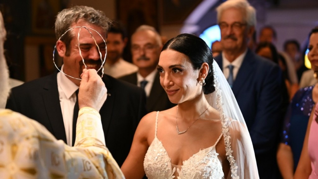 Σασμός – Ονειρικός γάμος για την Στέλλα και τον Χρήστο – Δείτε φωτογραφίες
