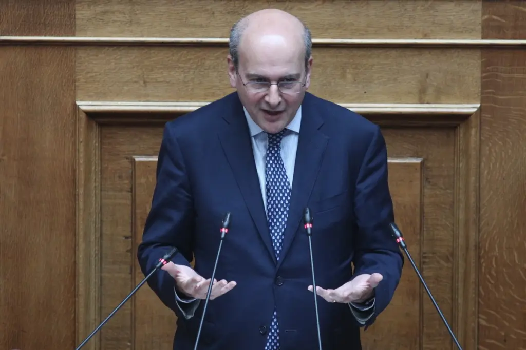 Χατζηδάκης για αξιολόγηση στο Δημόσιο: “Ή θα συγκρουστούμε με το βαθύ κράτος ή θα πέσουμε θύματά του”