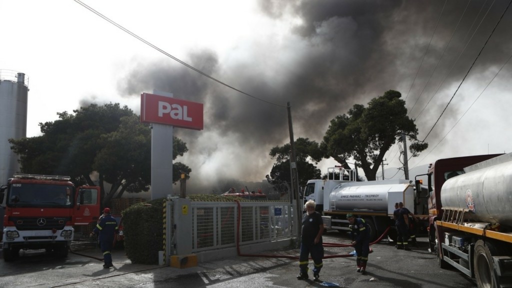 Έκρηξη στο εργοστάσιο PAL στη Νέα Κηφισιά: Υπό μερικό έλεγχο η πυρκαγιά – Κανονικά η κυκλοφορία στην Εθνική Οδό