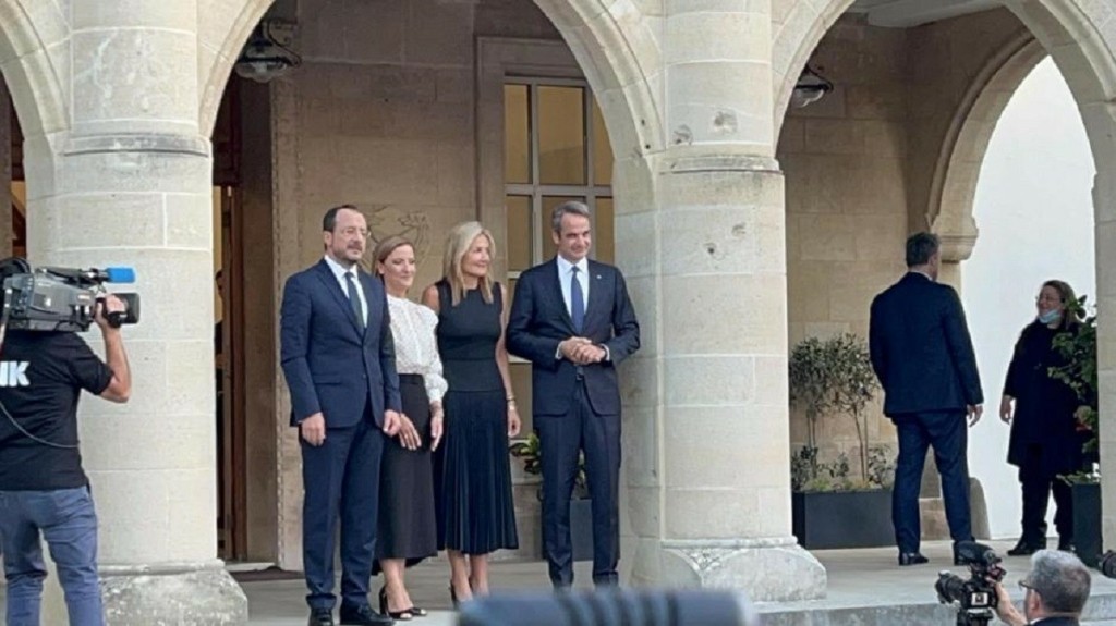 Στο Προεδρικό Μέγαρο της Κύπρου ο Κυριάκος Μητσοτάκης – «Δεν ξεχνούμε τι έγινε πριν από 50 χρόνια – Στο πλευρό μας και η Ε.Ε»