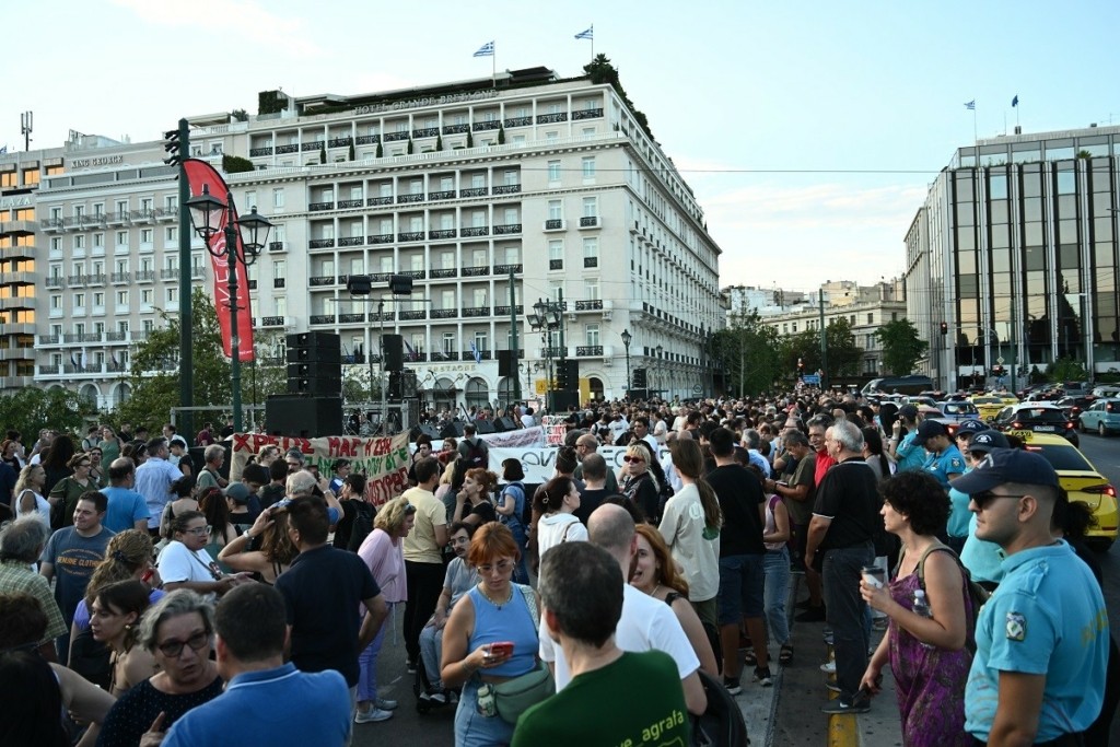 Σύνταγμα: Συγκέντρωση και συναυλία για το νομοσχέδιο για την ψυχική υγεία