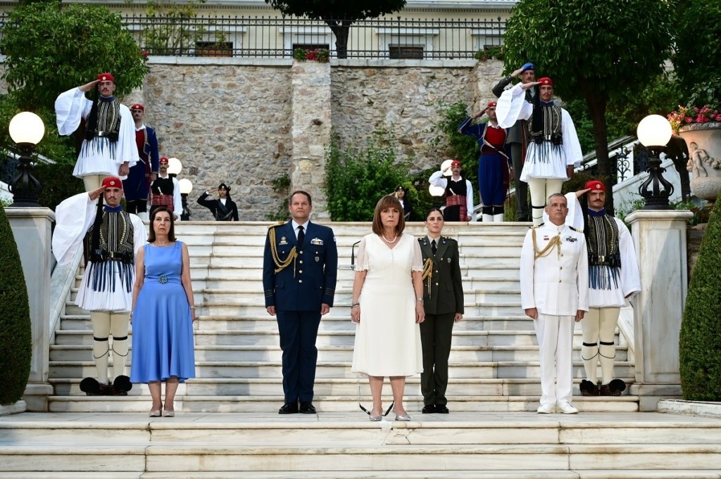 Η δεξίωση στο Προεδρικό Μέγαρο για τα 50 χρόνια από την αποκατάσταση της Δημοκρατίας – Η ομιλία της Σακελλαροπούλου