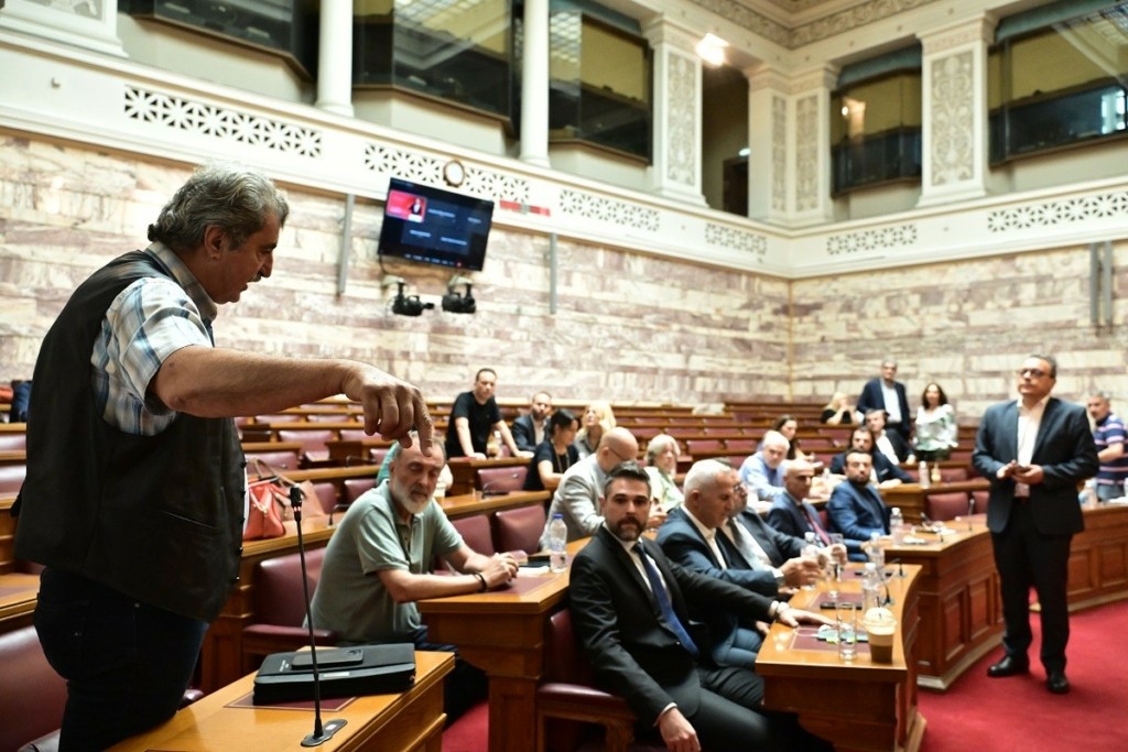 Πηγές ΝΔ για Πολάκη: Πρώτη φορά κάποιος μπαίνει σε θεσμικό όργανο από το οποίο διεγράφη
