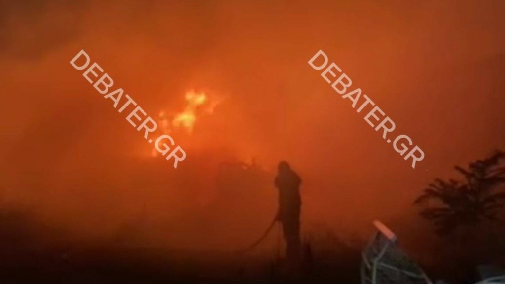 Μεγάλη φωτιά στις Αχαρνές Αττικής – Καίγονται εργοστάσια και αποθήκες – Ήχησε το 112