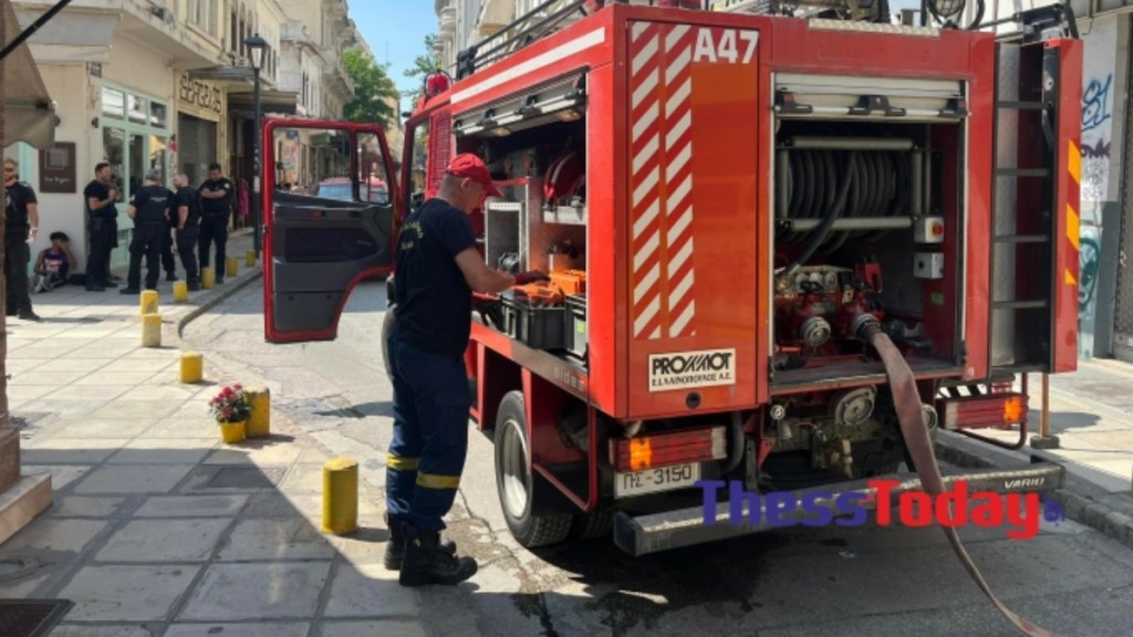 Φωτιά σε διαμέρισμα 5ου ορόφου στην Θεσσαλονίκη