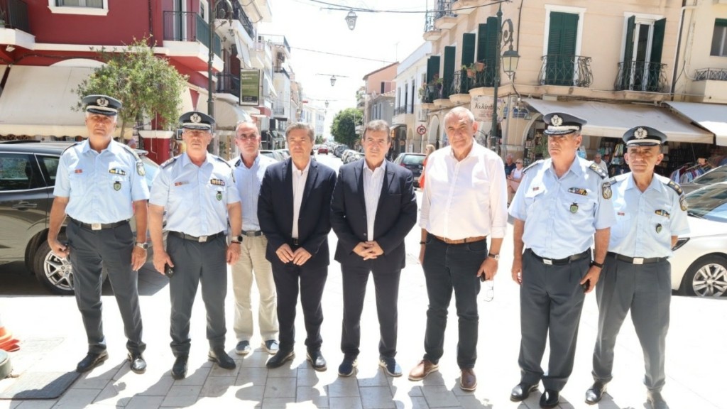 Χρυσοχοΐδης από Ζάκυνθο: “Τις επόμενες ημέρες στο νησί αστυνομικοί με βαρύ οπλισμό”