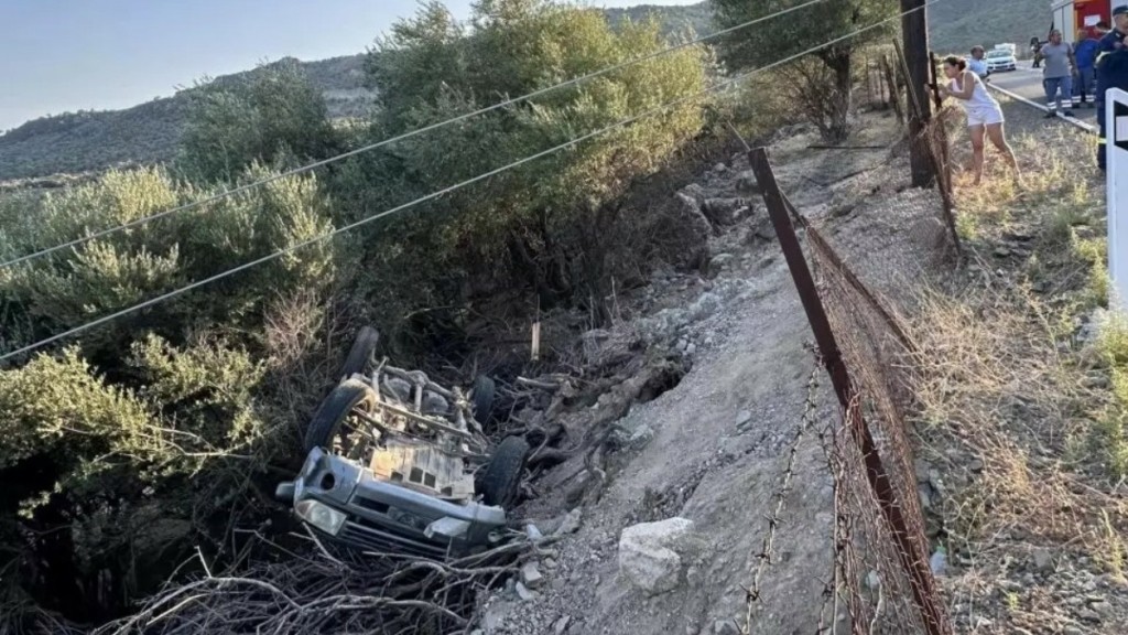 Τροχαίο στην Καλλονή Λέσβου – Προκλήθηκε φωτιά – Απεγκλωβίστηκαν δυο άτομα
