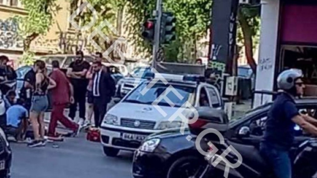 Τροχαίο ατύχημα στο κέντρο της Αθήνας – Όχημα χτύπησε πεζό – Δείτε εικόνες του DEBATER