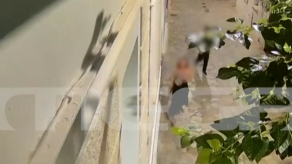 Ομόνοια: «Δράκος» επιτέθηκε σε 30χρονη κοπέλα – Βίντεο ντοκουμέντο