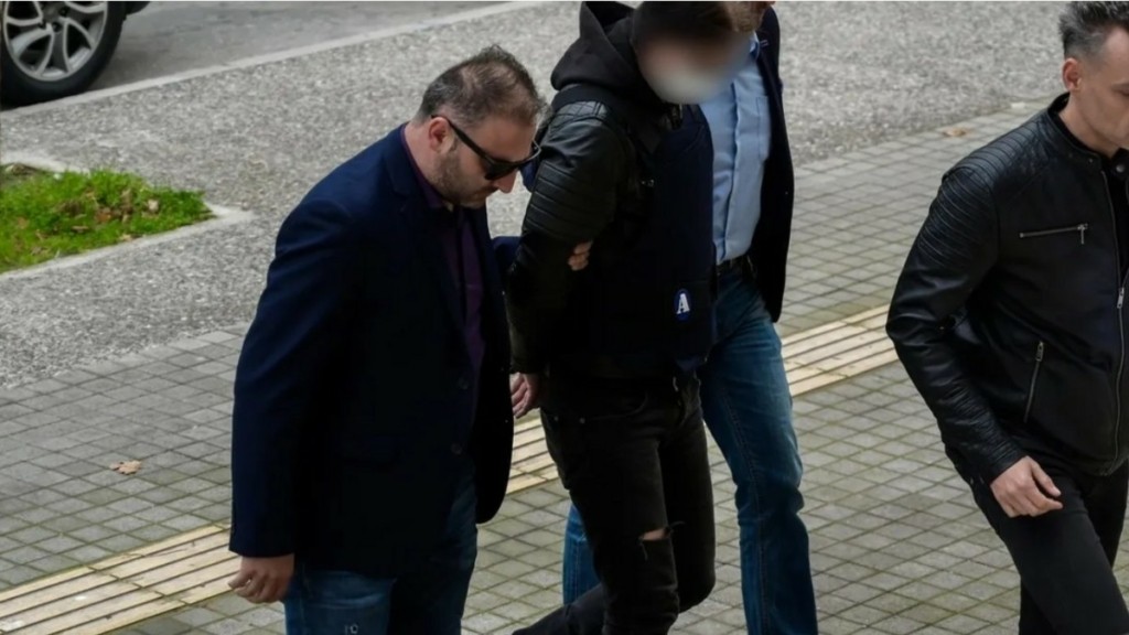 Θεσσαλονίκη: Ισόβια και επιπλέον κάθειρξη 19 ετών στον 45χρονο Νορβηγό που σκότωσε τον 32χρονο αστυνομικό μέσα σε μπυραρία