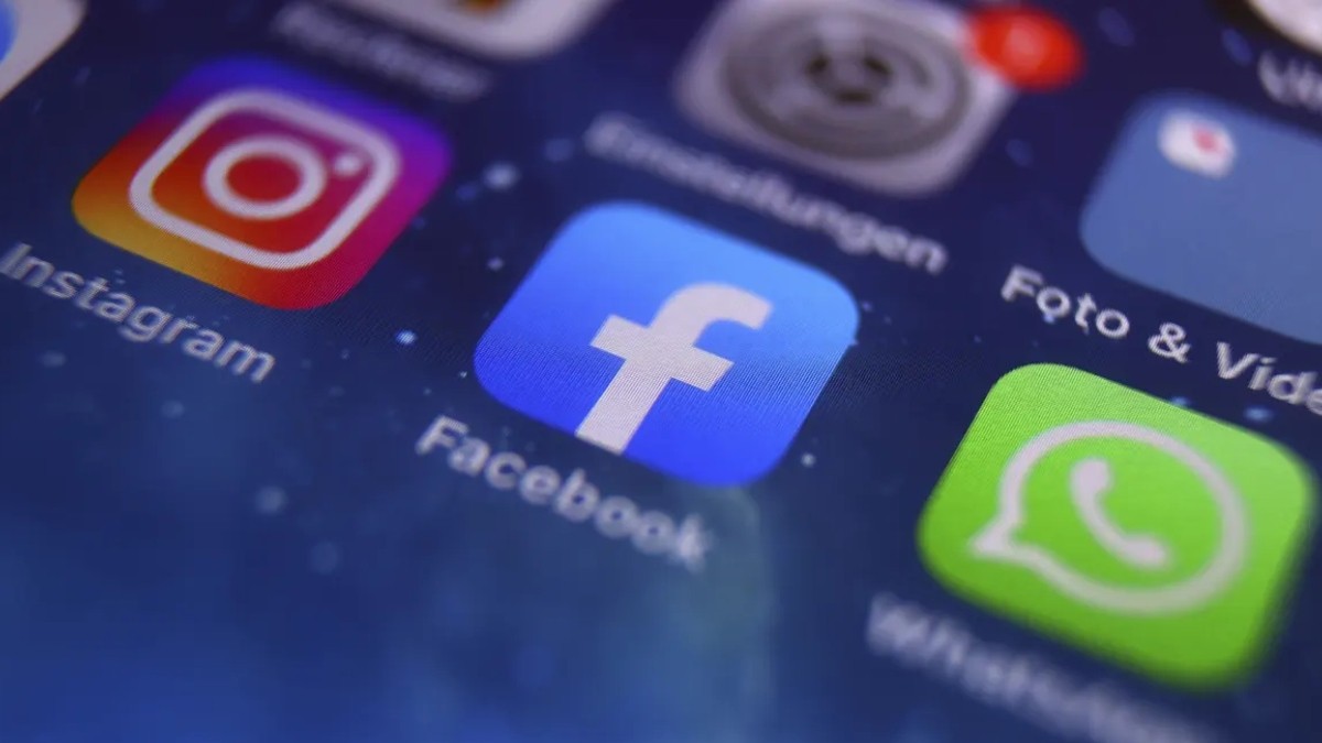 Facebook, Instagram, Whatsapp
