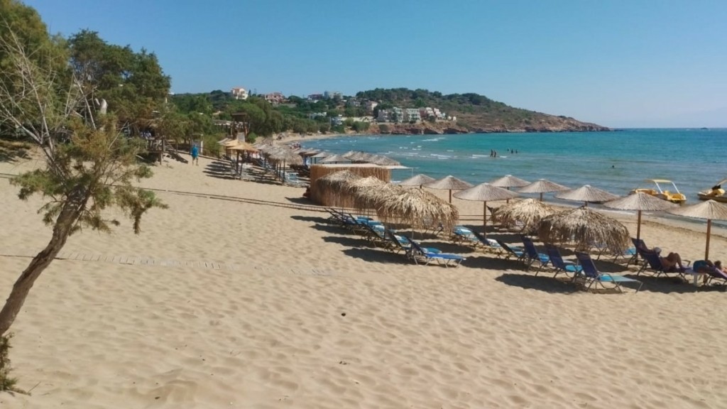 «Σαφάρι» ελέγχων σε παραλίες μετά από πάνω από 1.000 καταγγελίες πολιτών σε πέντε μέρες – Επιβλήθηκαν πρόστιμα άνω των 350.000 ευρώ