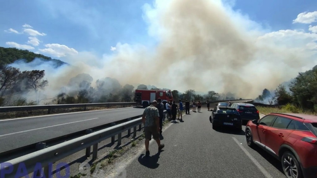 Κλειστή λόγω φωτιάς η Εθνική Θεσσαλονίκης – Σερρών