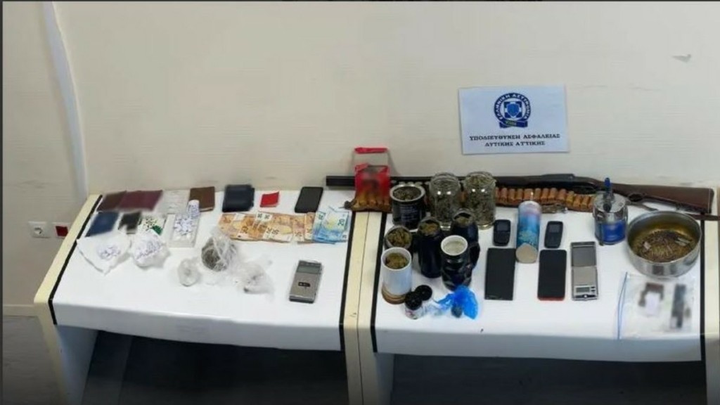 Εξαρθρώθηκε συμμορία που διακινούσε ναρκωτικά στην Αττική  – Βρέθηκαν όπλα και 8 αυτοκίνητα (pics & vid)