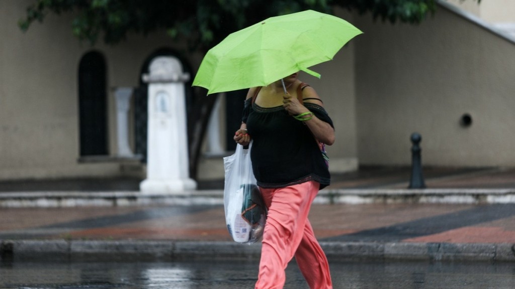 Καιρός σήμερα: Βροχές, καταιγίδες και μικρή πτώση της θερμοκρασίας