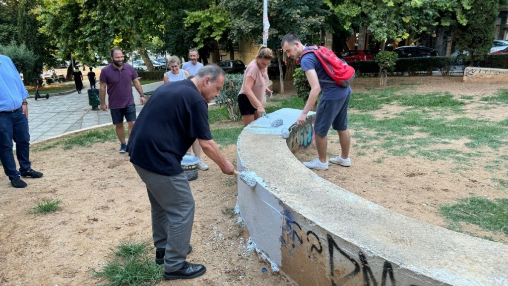 Σβήνουν τα γκράφιτι στη Θεσσαλονίκη