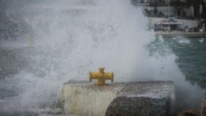 Καιρός: Αλλαγή σκηνικού αύριο με βροχές και θυελλώδεις ανέμους