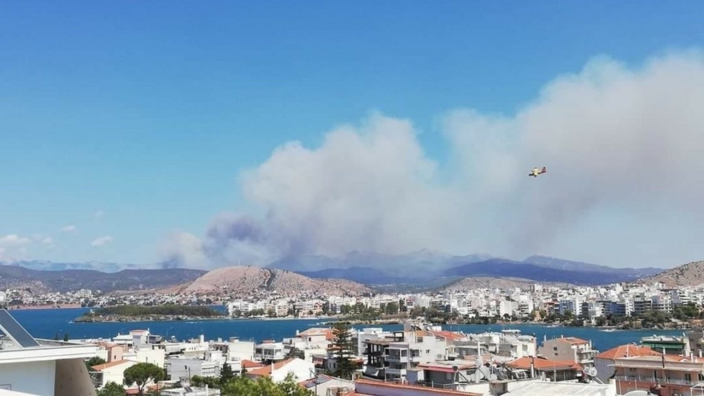 Φωτιά στον Πισσώνα Ευβοίας – Μήνυμα του 112 για εκκένωση στο Αφράτι